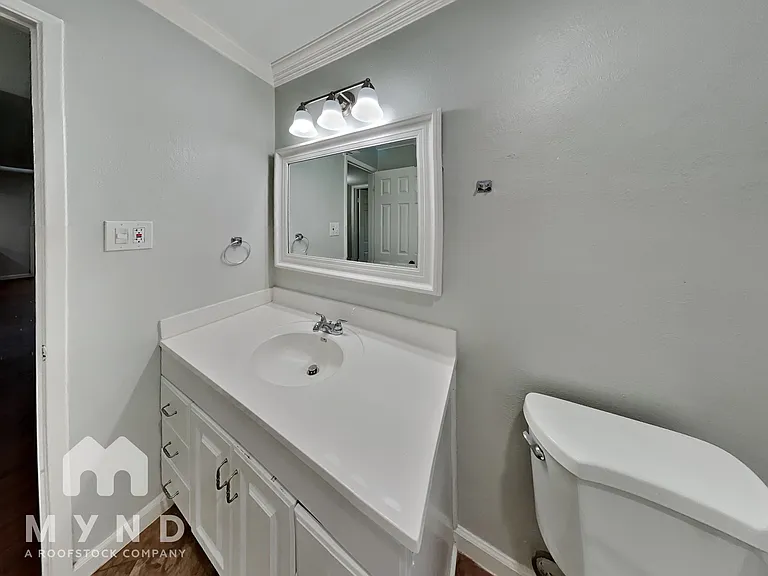 8814 Miami Dr — Photo 14