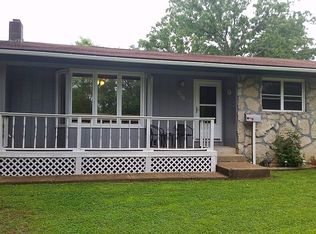 904 Corn Ave, Willow Springs, MO 65793