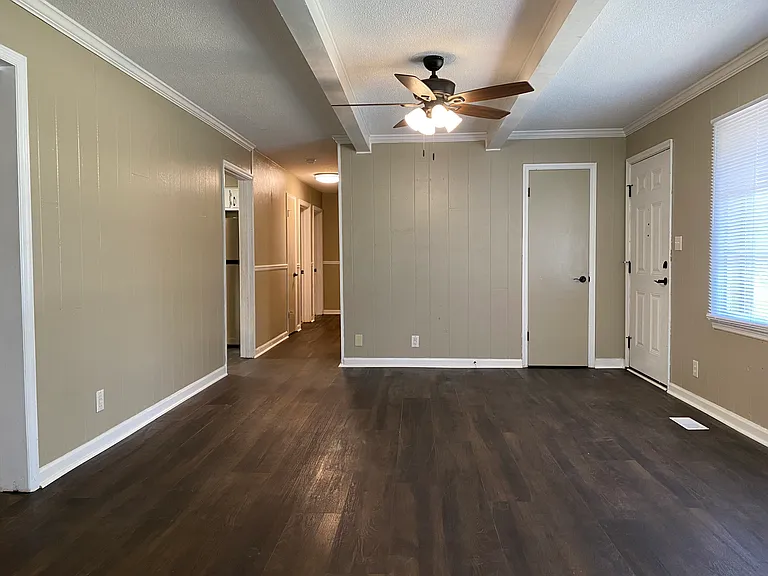 2919 Spring Ave SW — Photo 4