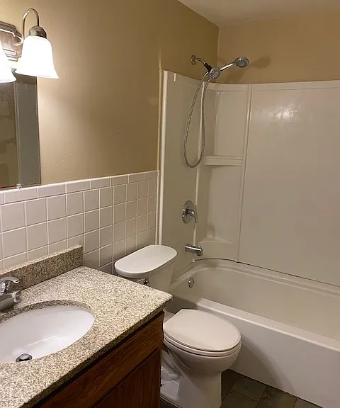 403 8 1/2 Ave NW #2 — Photo 3