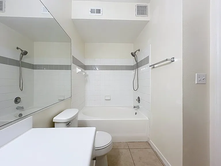 5608 Pinnacle Heights Cir #202 — Photo 11