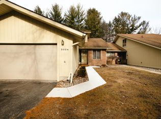 3304 Thornbrook Ct #28, Midland, MI 48640