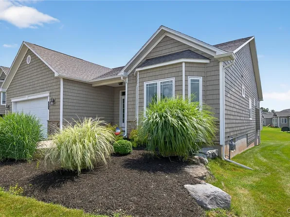 105 Austin Meadows Dr S, Manlius, NY 13104