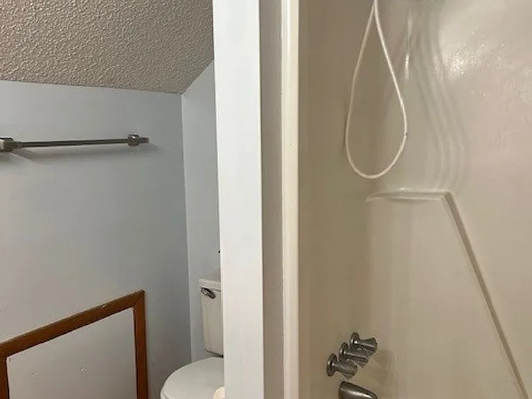 104 Lystra Hills Ln — Photo 21
