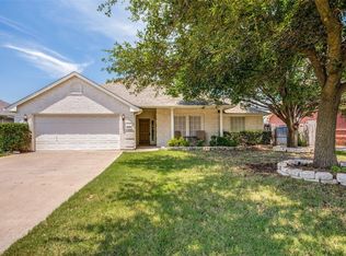 313 Faith Ct, Burleson, TX 76028