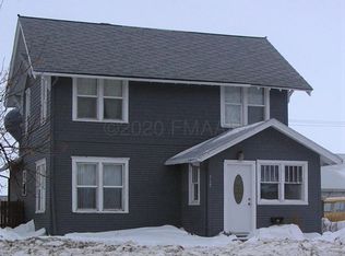 117 S 7th St, Oakes, ND 58474