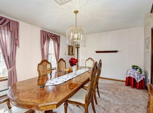 126 Iron Wolf Rd, Stewartsville, NJ 08886