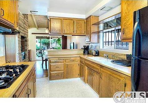 3rd image of 10008 Swinton Ave