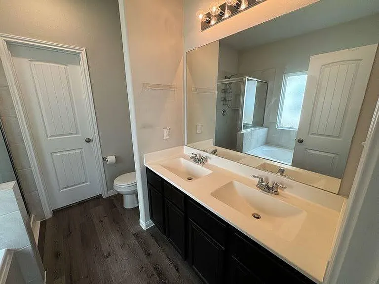 2218 Angie Kaye Dr — Photo 13
