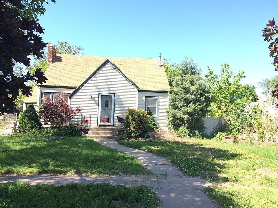 1st image of 206 W 1st St