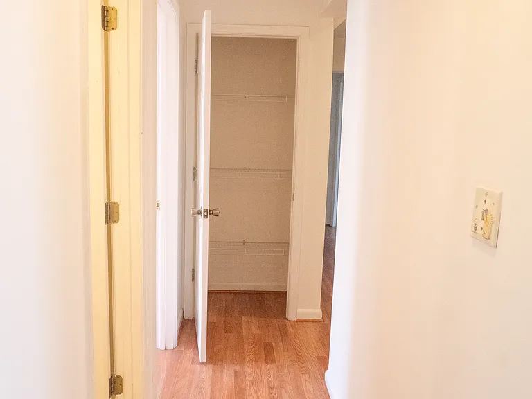 2300 18th St NE #2300 — Photo 37