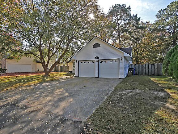 4th image of 8495 Chesapeake Dr