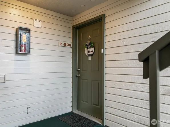 20050 Vikings Crest Loop NE #2-204, Poulsbo, WA 98370