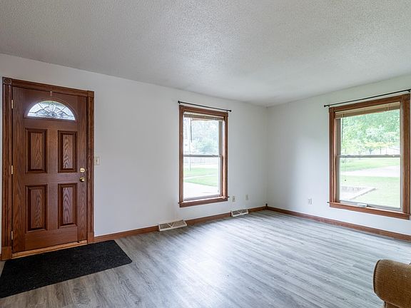 3rd image of 113 Joe Wheeler St