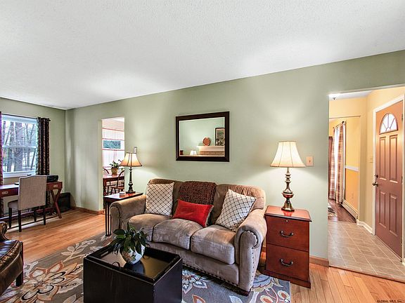 5th image of 14 Van Brummel Ln