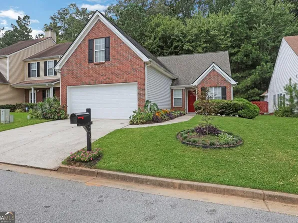 4401 Chestnut Lake Ave, Lithonia, GA 30038