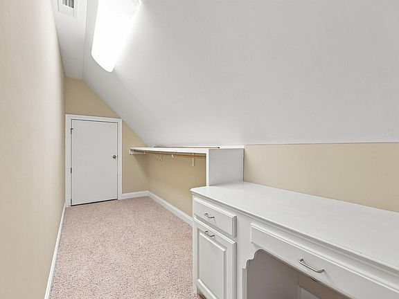 5th image of 3325 Shadow Creek Dr.