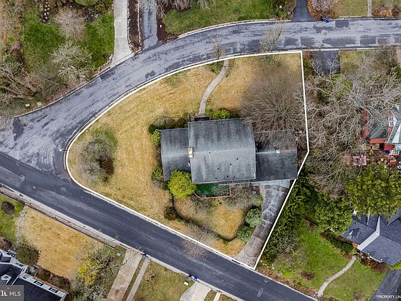 3rd image of 2301 Edgewood Rd