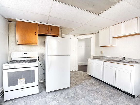 5th image of 746 Willey St #A