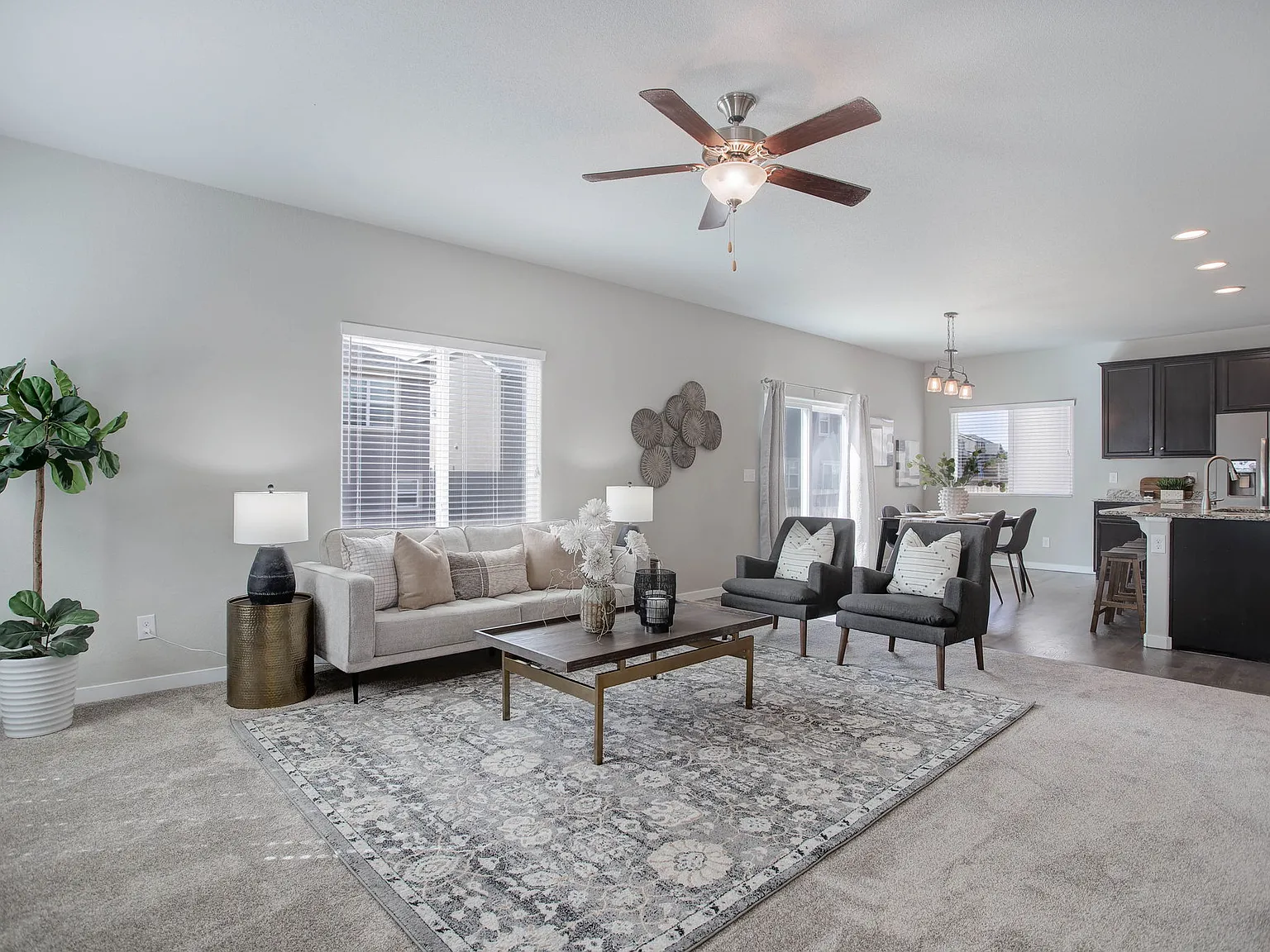 4 bed, 2951 sqft, $3,100 — Photo 2