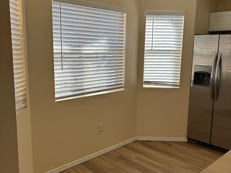 300 Geraldine Loop SE #A — Photo 13