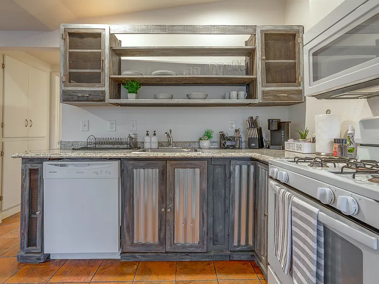 3300 E Bellevue St #1 — Photo 9