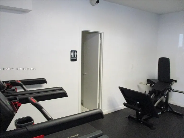 5313 Collins Ave #1111 — Photo 30