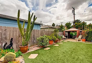 2 bed, 600 sqft, $2,400 — Photo 3