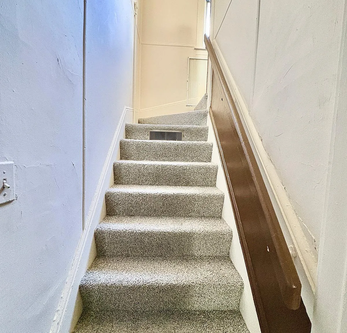 2 bed, $1,000 — Photo 2