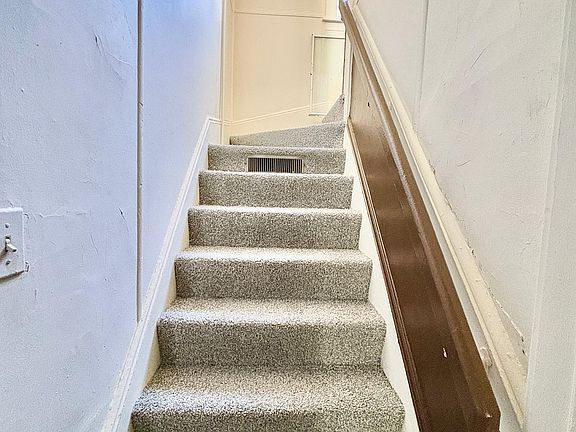 2nd image of 1515 Miami St #3