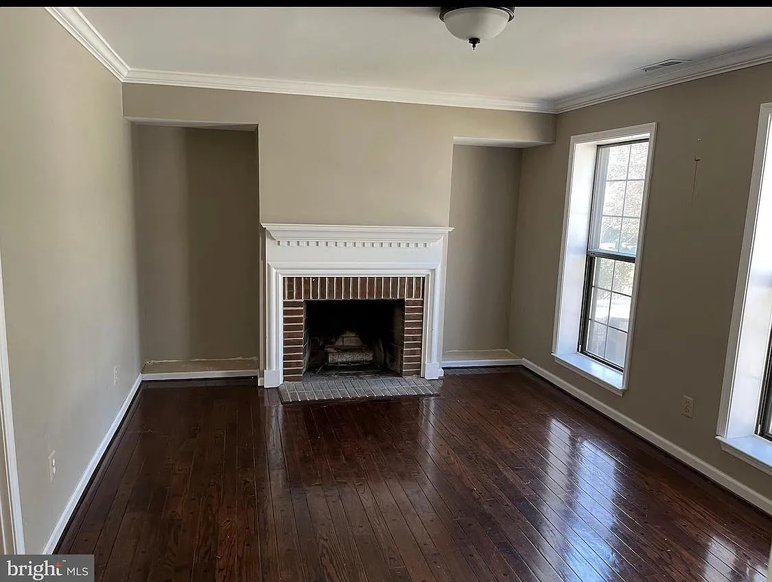 1404 Weatherstone Dr photo 1