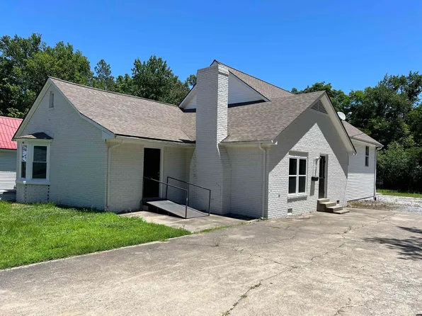 210 Oakland St, Martin, TN 38237