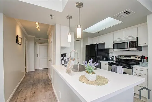 3525 Sage Rd #504 — Photo 12