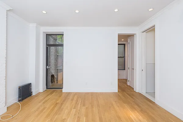 Rented by Nooklyn NYC LLC | media 18