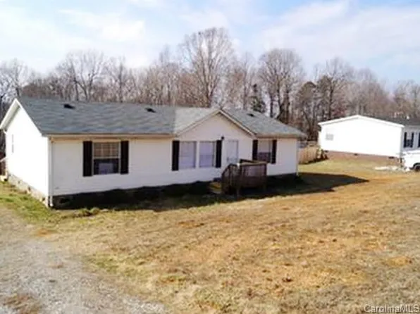 4521 Red Apple Dr, Bessemer City, NC 28016