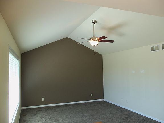 3rd image of 900 Pheasant Ln