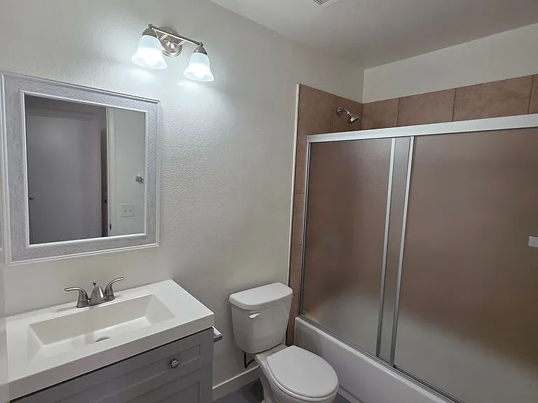 414 Brighton Spgs #28 — Photo 10