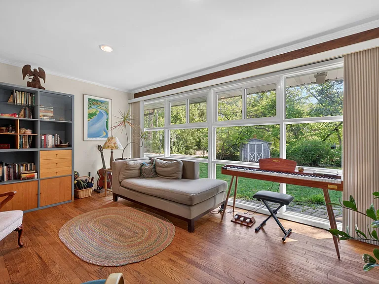 12805 Atlantic Ave — Photo 7