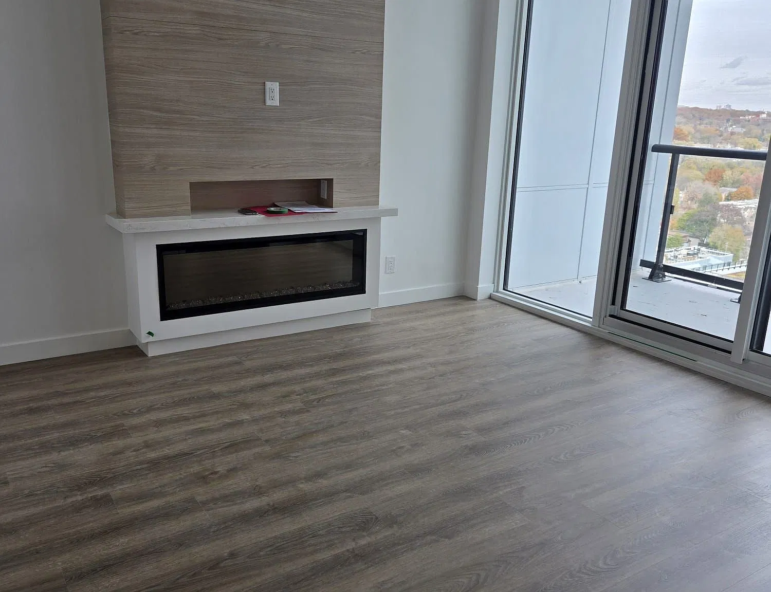 Queen & Ashbridge Condos — Photo 1