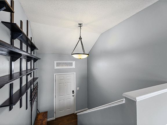 4th image of 2936 Fenwick Rd