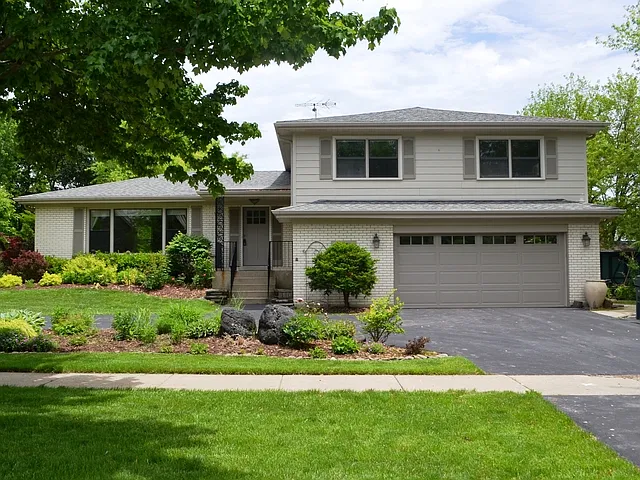 3549 Prestwick Ln photo 1