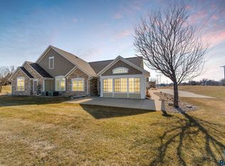 5501 E Eastbridge Pl, Sioux Falls, SD 57110