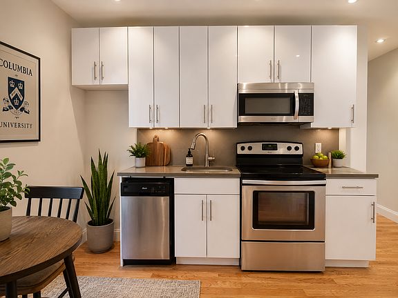 2nd image of 815 W 180th St APT 54