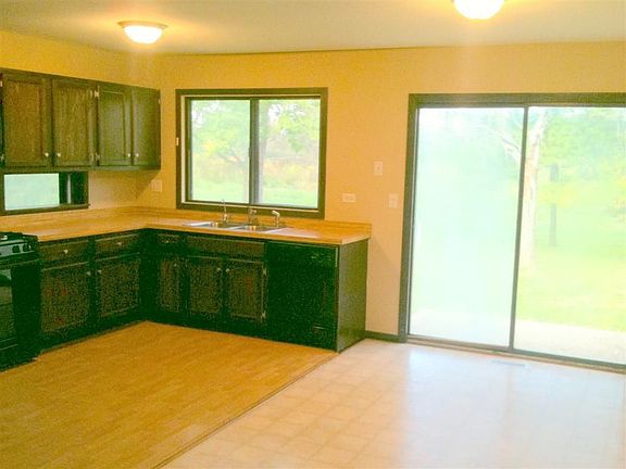 5th image of 30W256 Bedford Ln