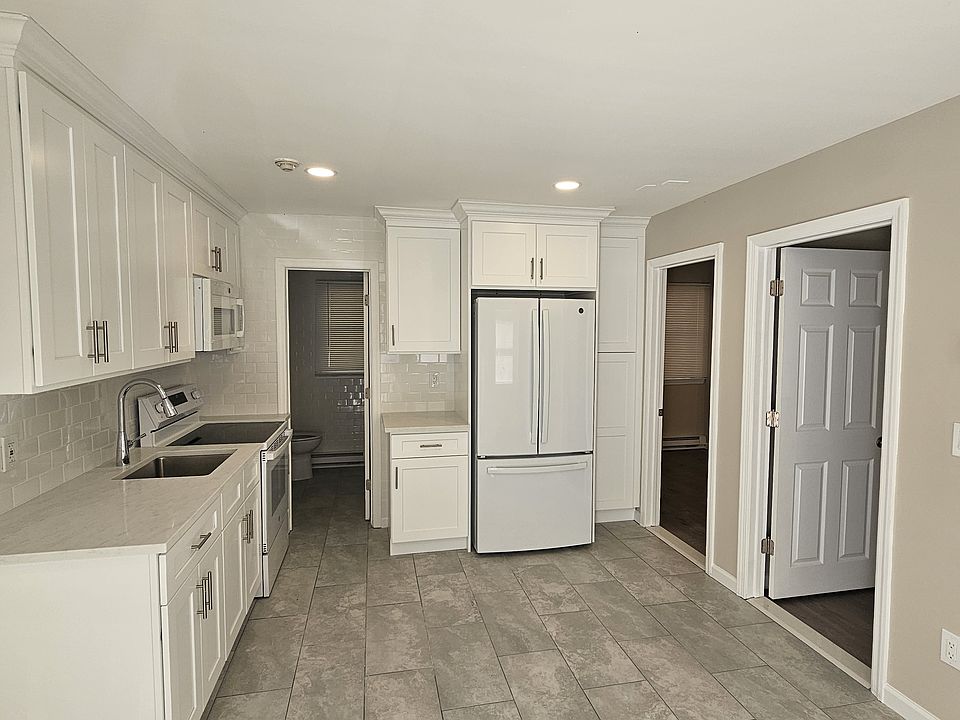 1st image of 775 Portion Rd APT C