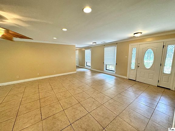 5th image of 913 Fortune Dr