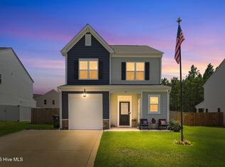 55 Walkabout Dr, Aberdeen, NC 28315