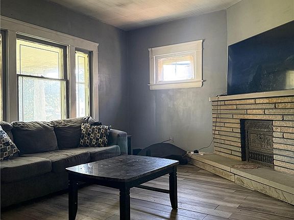 5th image of 3450 E 121st St