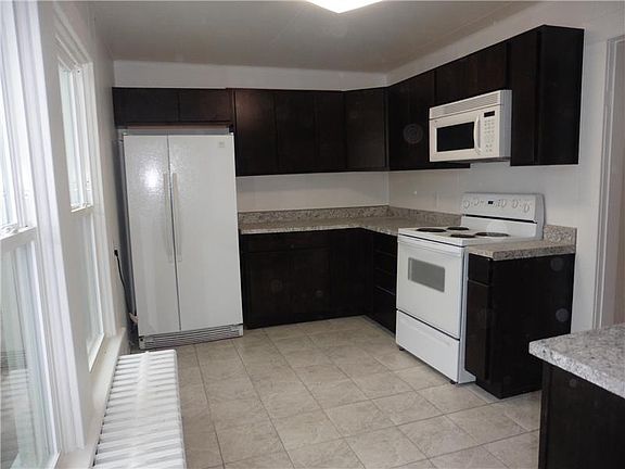 4th image of 609 N Lake St APT 2F