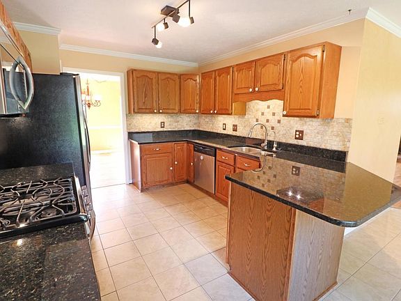 4th image of 9237 Hollander Ln